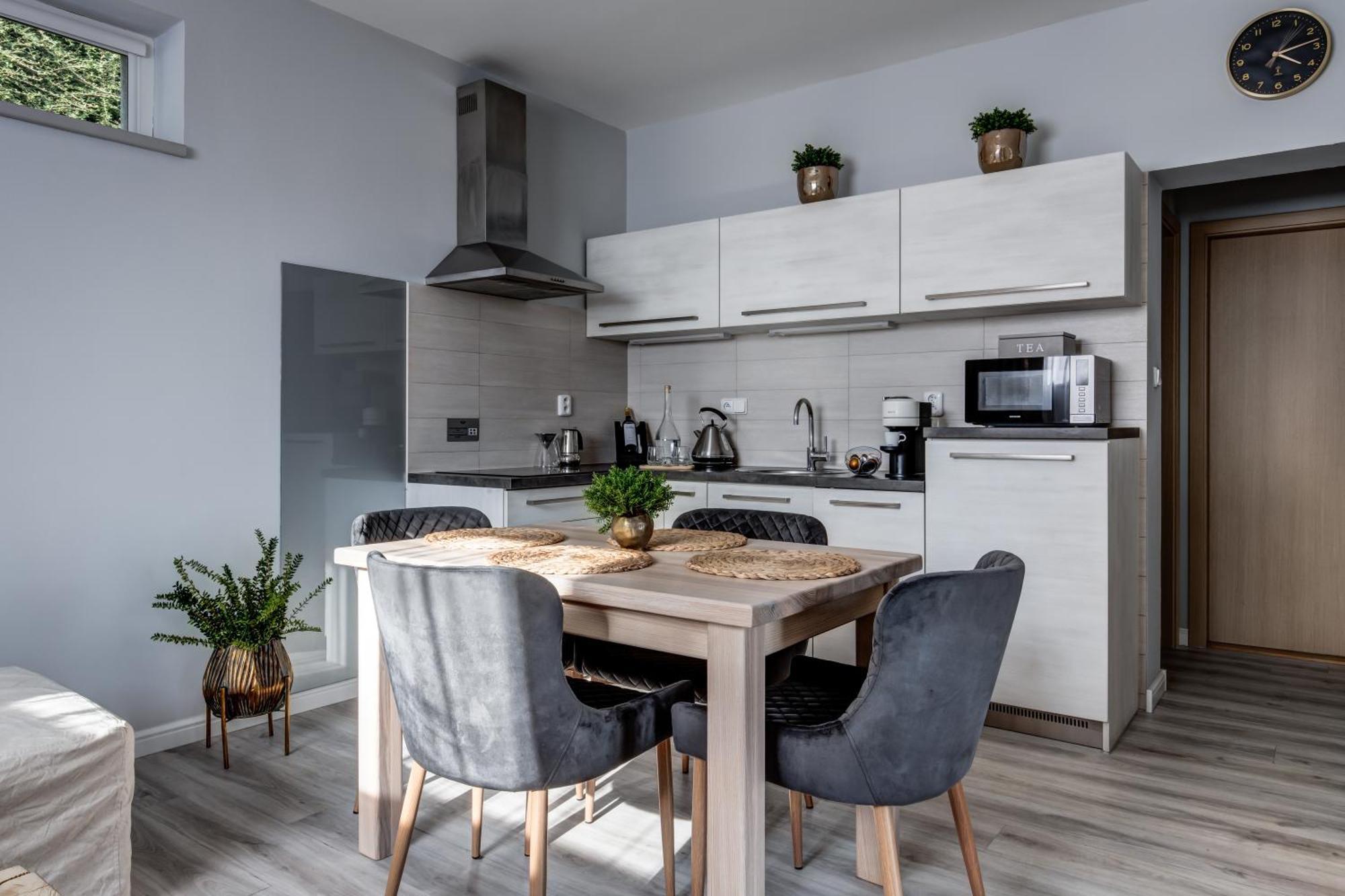 Wellness Apartmany Cesky Raj & Biokolna Lomnice nad Popelkou Exterior photo