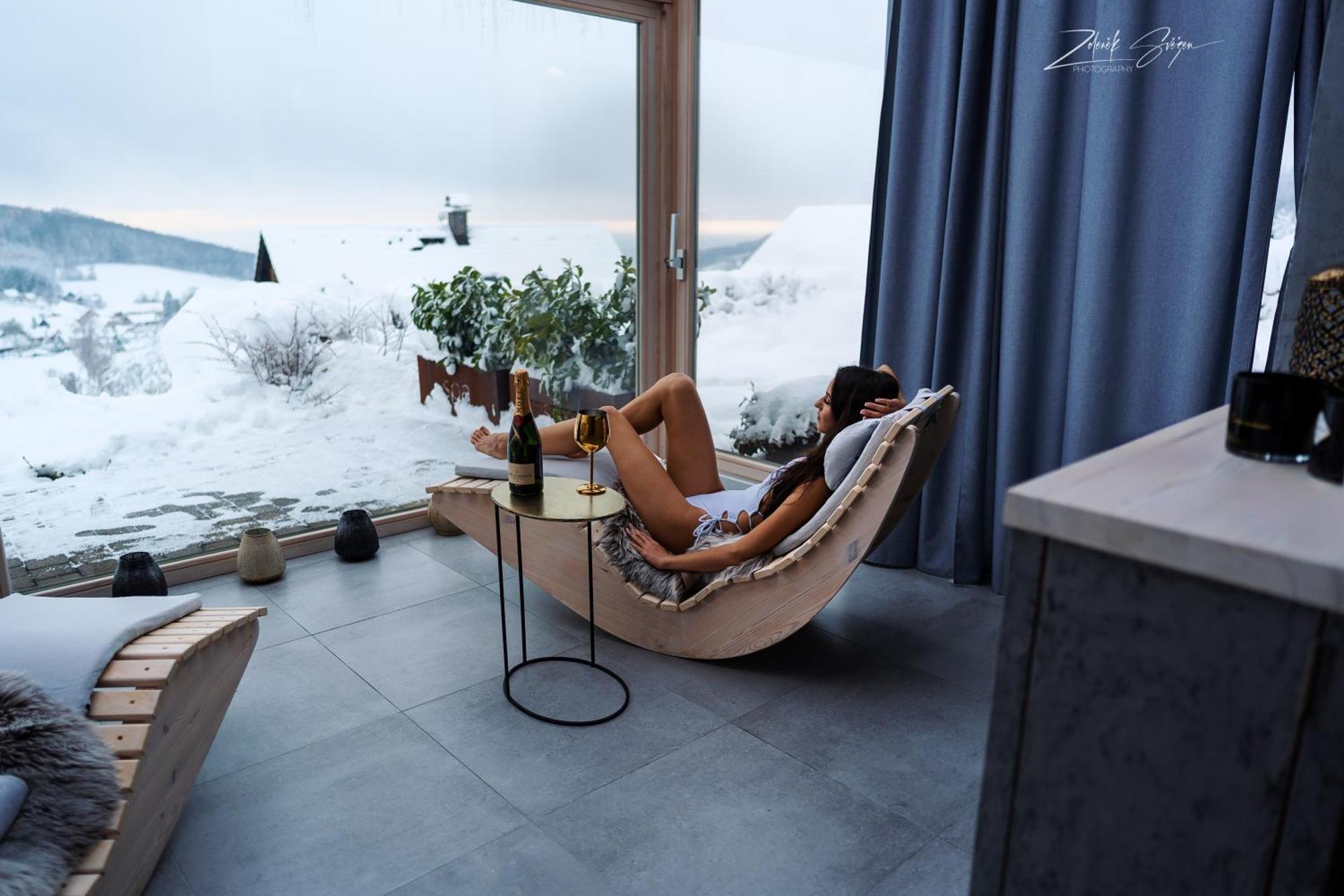 Wellness Apartmany Cesky Raj & Biokolna Lomnice nad Popelkou Exterior photo
